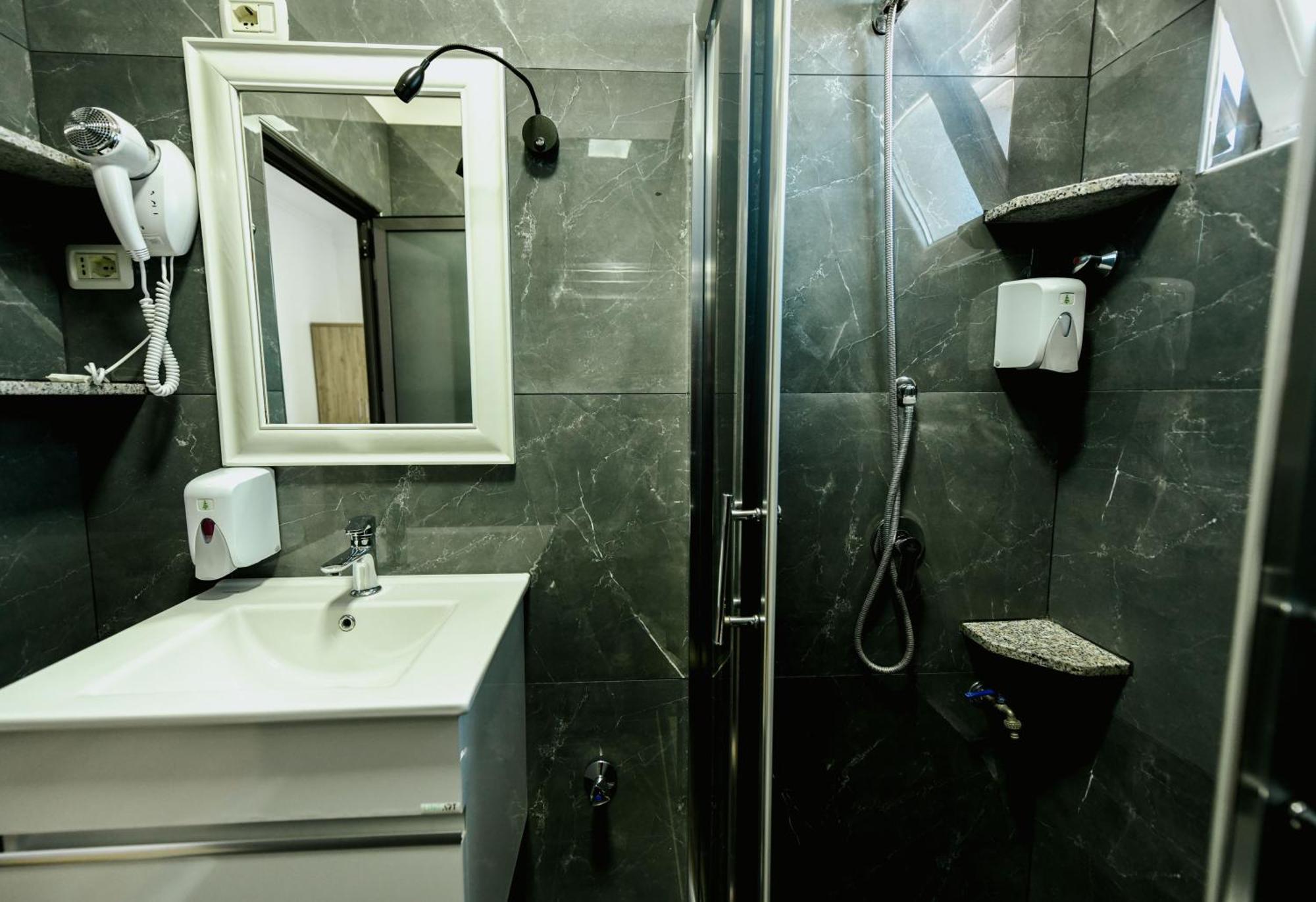 Hotel Floga Shkodër 외부 사진